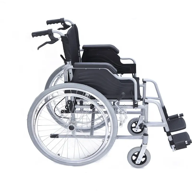 Fauteuil roulant senior léger en aluminium avec pneus pleins, pliable et confortable