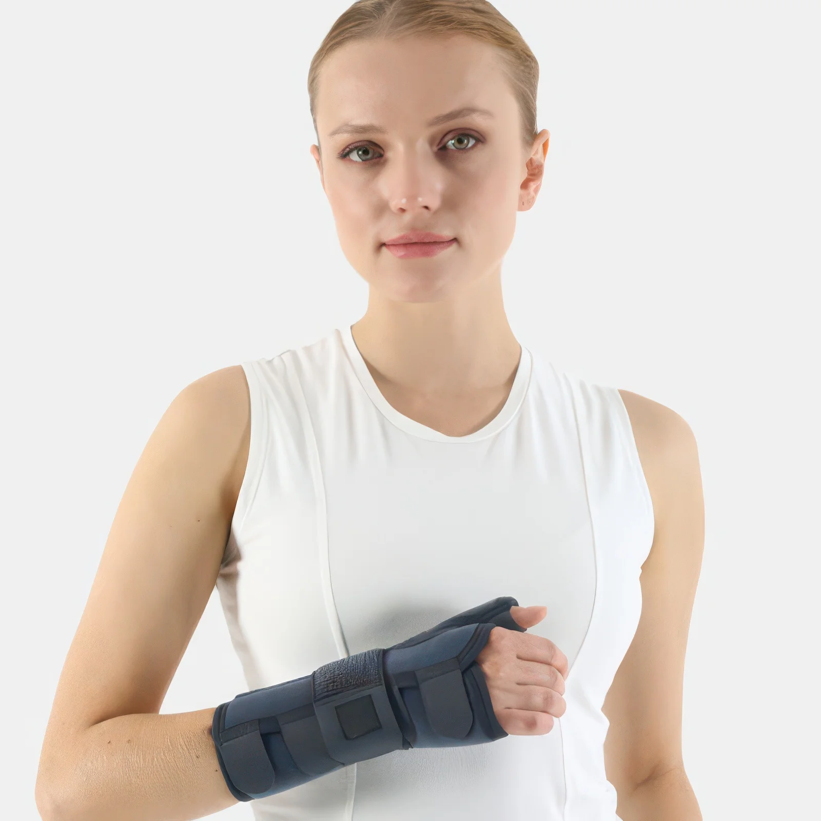 Attelle poignet avec pouce en tissu respirant et attelle aluminium pour immobilisation et soutien